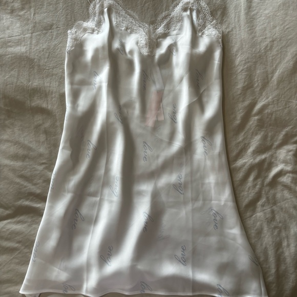 VS Lingerie Slip - Picture 3 of 4